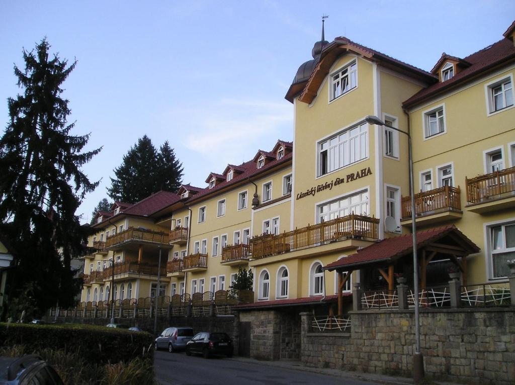 Lazensky Lecebny Dum Praha Luhacovice Bagian luar foto